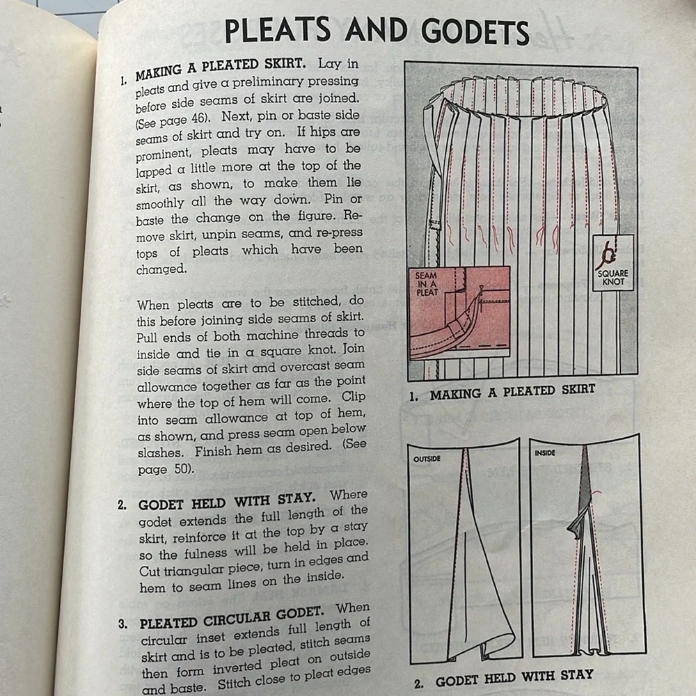 Simplicity Sewing Book for Beginners /Experts, fully illustrated, copyright 1940